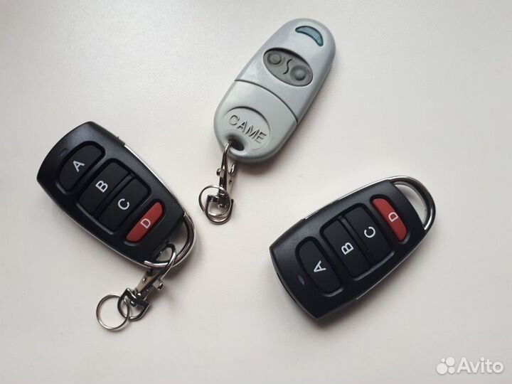 Универсальный пульт для ворот, шлагбаумов и пр