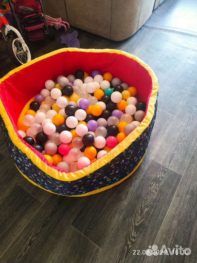 Бассейн с шариками