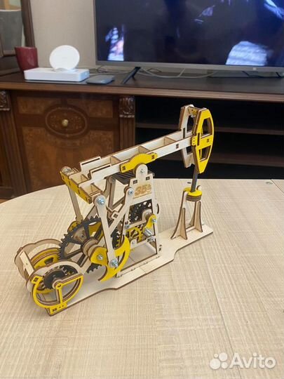 Модель станка-качалки сборная из дерева