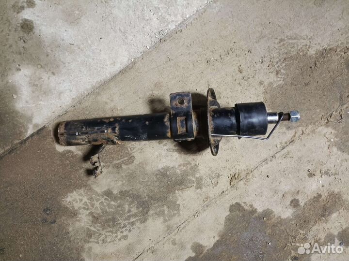 Амортизатор Форд Фиеста