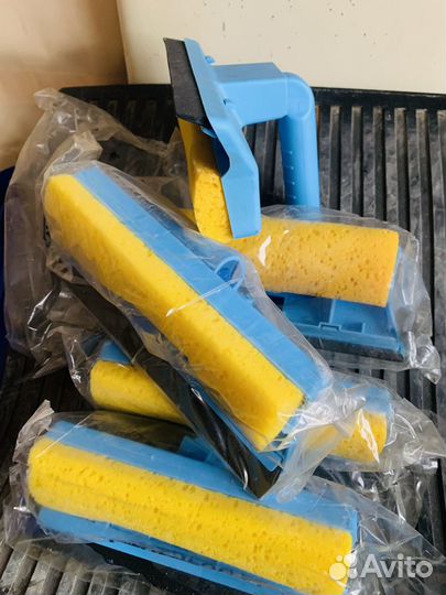 Водосгон с губкой и ручкой