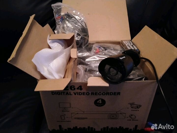 Новый комплект видеонаблюдения на 4 камеры