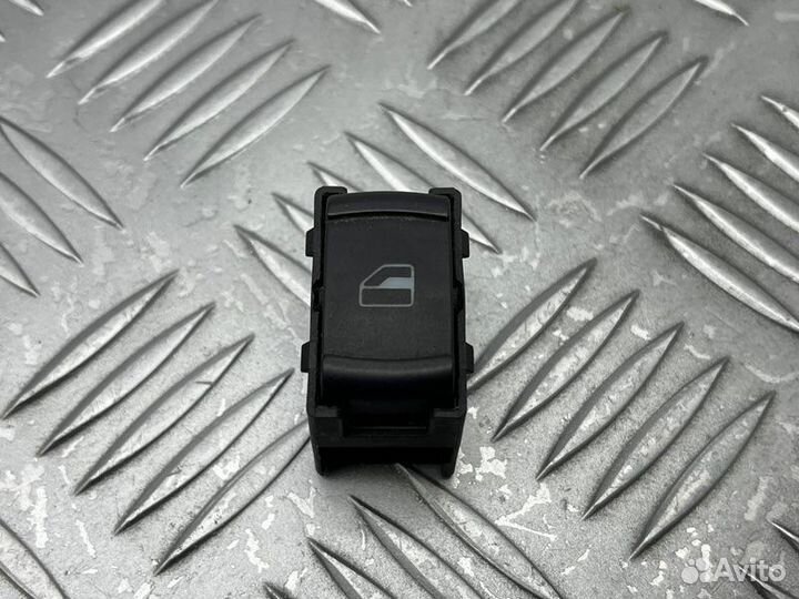 Кнопка стеклоподъемника Volkswagen Golf MK4