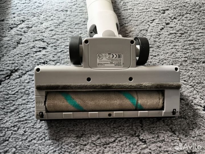 Вертикальный беспроводной пылесос timberk