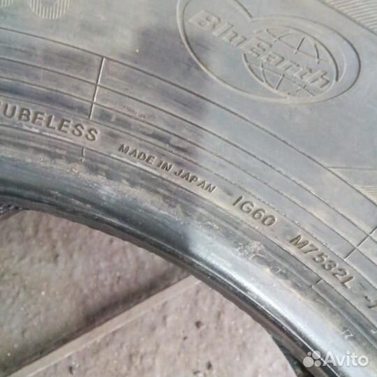 Yokohama Ice Guard IG60 215/60 R16