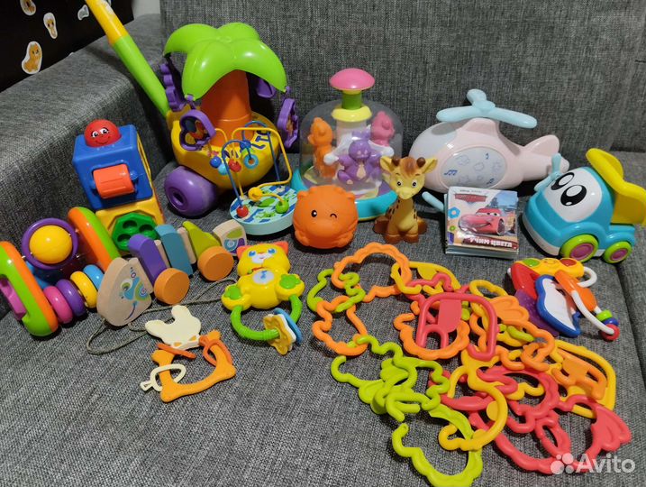 Игрушки для малышей пакетом