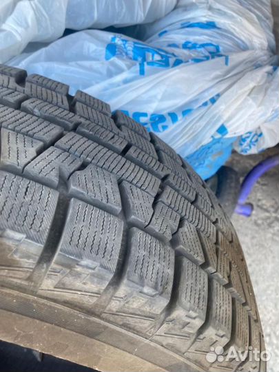 Yokohama Ice Guard IG50 215/65 R16