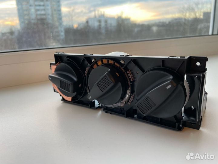 Блок управления печкой VW Golf 3, Passat B3,B4