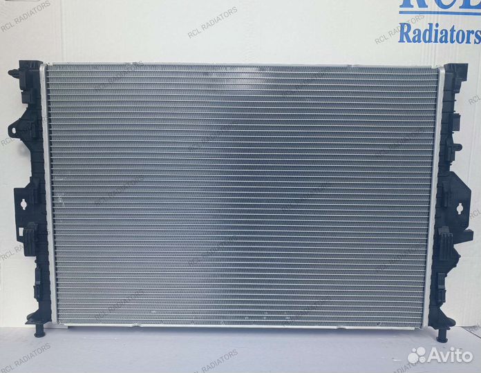 Радиатор охлаждения вольво S-80/volvo S80 II