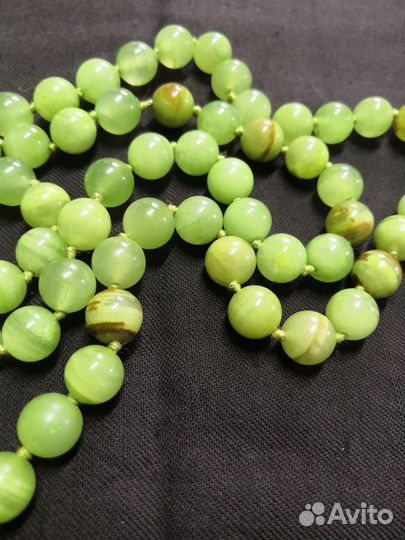 Бусы нефрит длинные