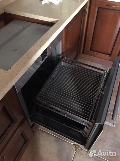 Духовка электрическая встраиваемая бу