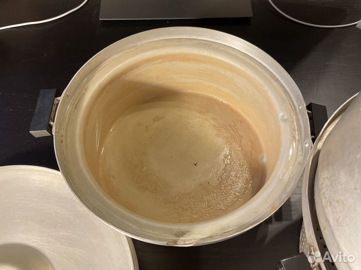 Старая алюминиевая соковарка