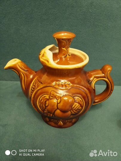 Чайник и молочники