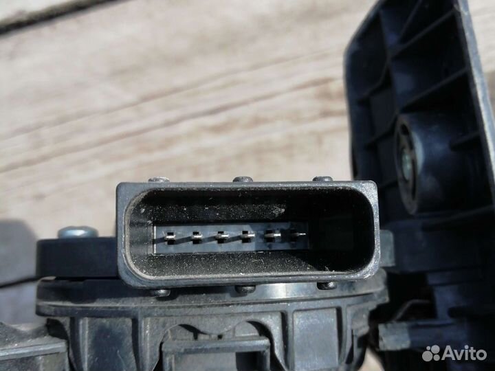 Педаль газа kia cerato 3 2015г