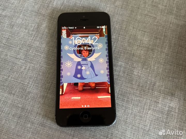 Телефон iPhone 5s