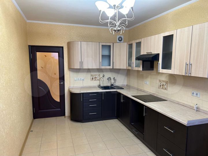 3-к. квартира, 82 м², 12/14 эт.