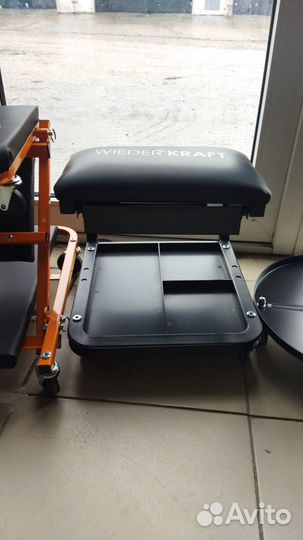 Ремонтный табурет на колесах