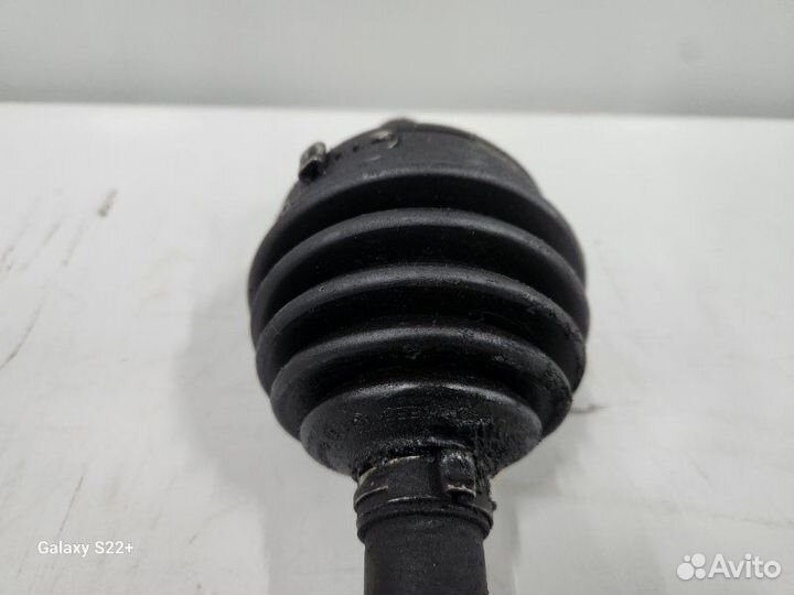 Привод передний левый Volkswagen Passat B6 BVY