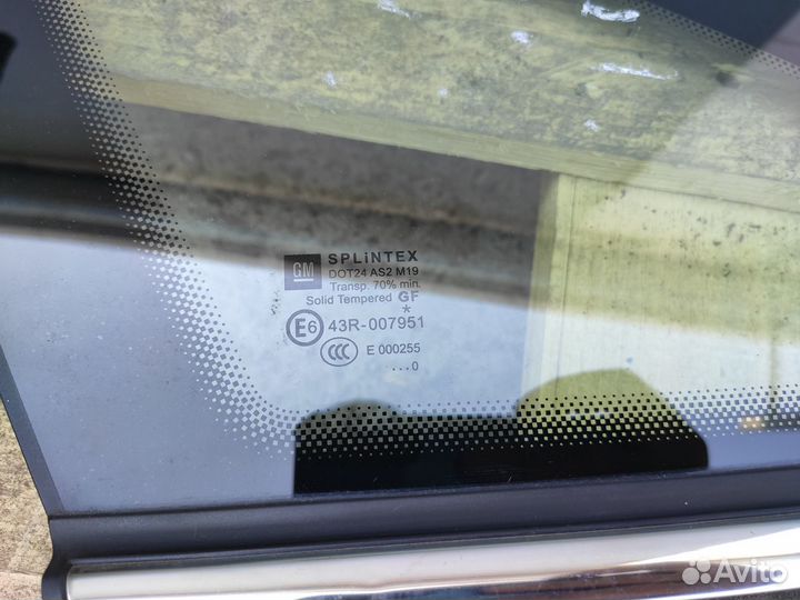 Стекло переднее форточка на Opel Zafira B