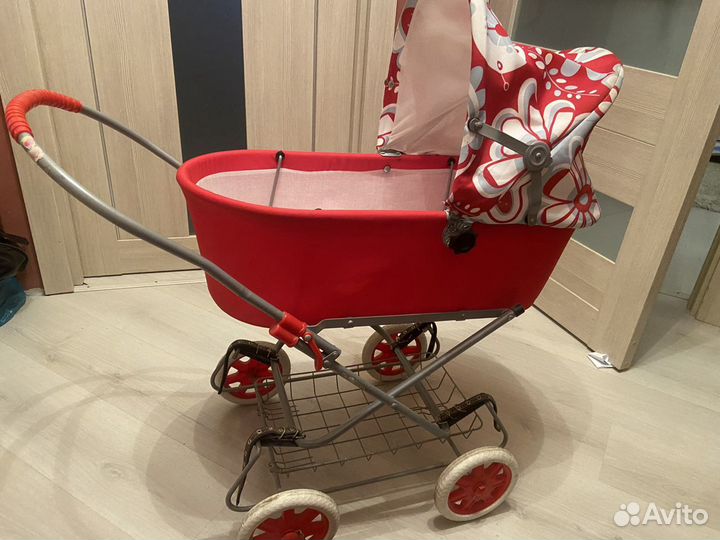 Коляска кукольная