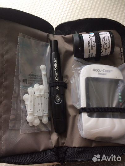 Глюкометр Акку чек Инстант
