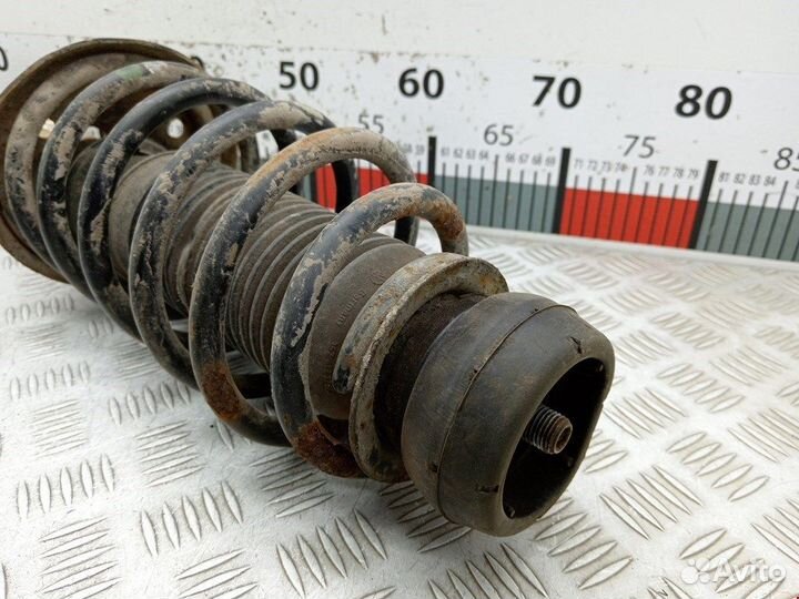 Стойка для Volkswagen Golf 4