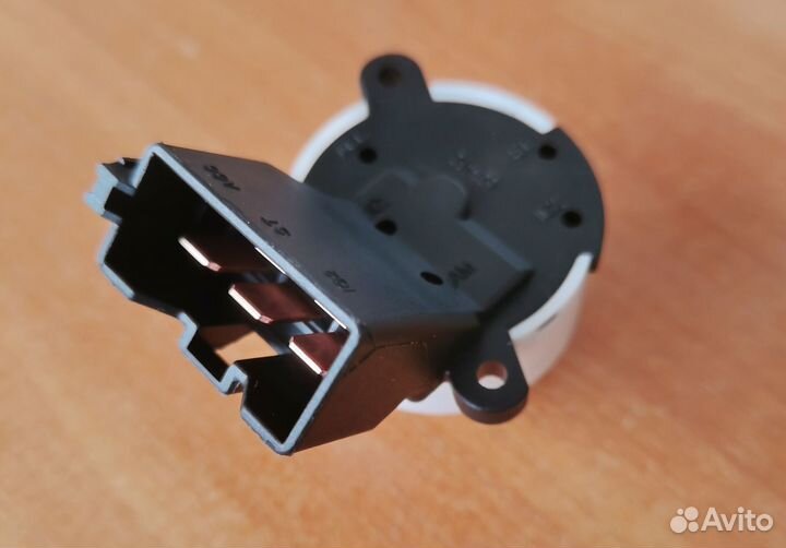 Контактная группа замка зажигания MB903639