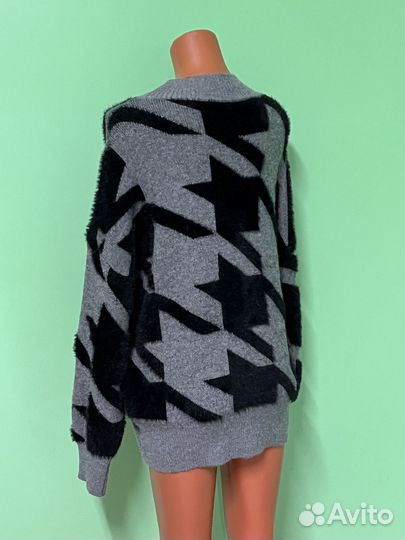 Свитер женский