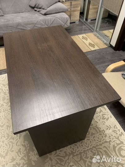 Письменный стол