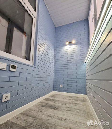 Ремонт балкона стеновым паркетом