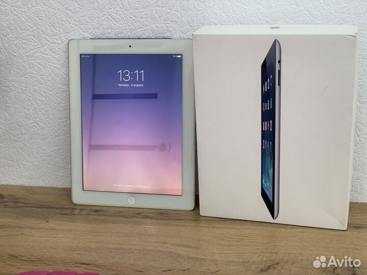 iPad 4 Retina Wi-fi + Sim + игры