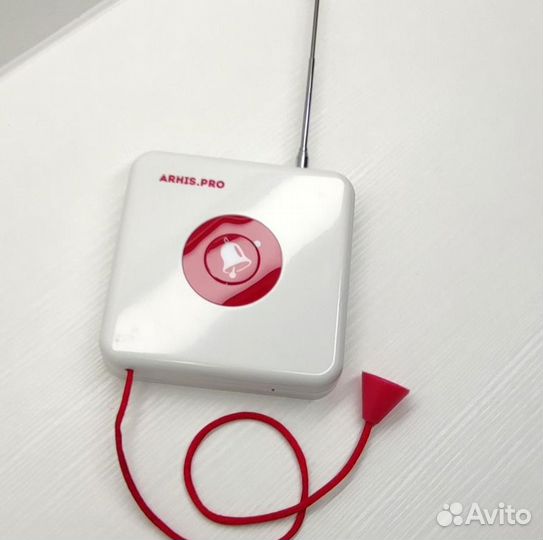 Кнопка вызова персонала и помощи в санузел