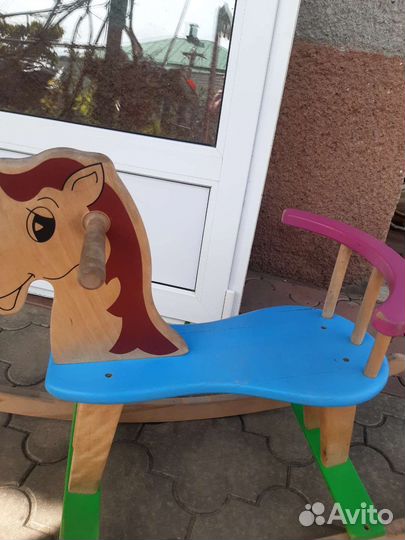 Детская качалка лошадь