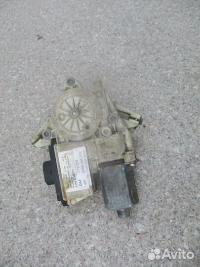 Моторчик стеклоподъемника DAF 1779728