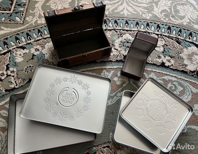 Жестяные коробки и коробки для хранения