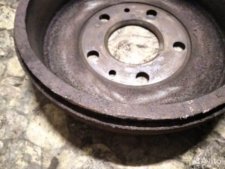 Тормозной диск левый Renault Duster F4R 2.0 135