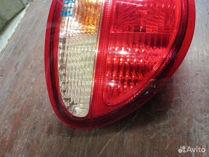 Стоп-сигнал левый Nissan Bluebird Sylphy TG10