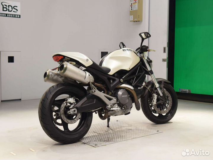 Ducati monster 696