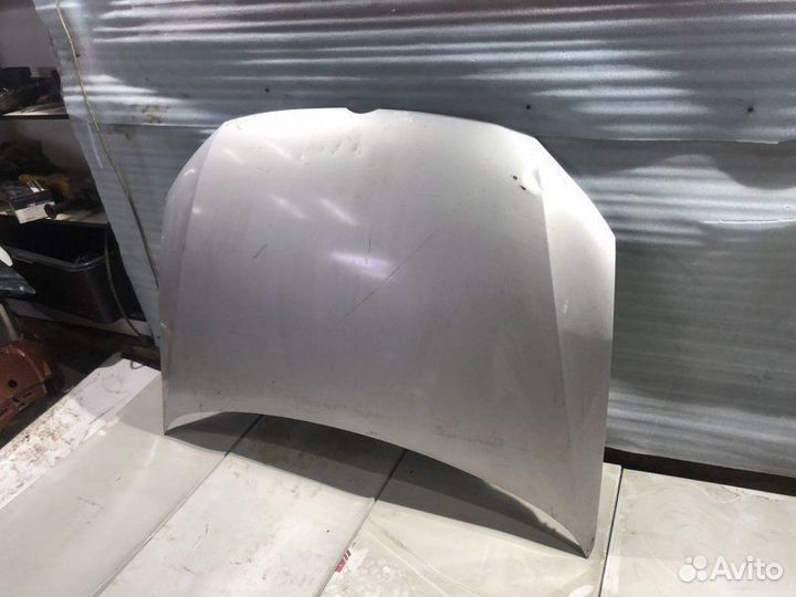 Капот Volkswagen Polo 2010