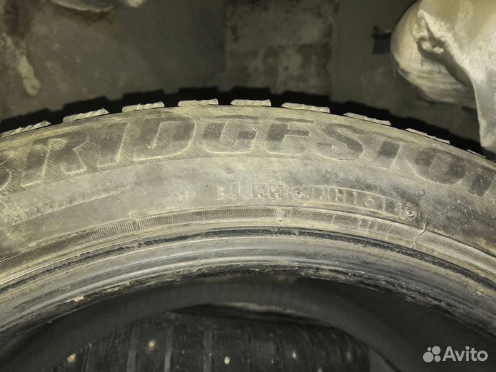 Bridgestone Blizzak Spike-01 245/50 R20 102