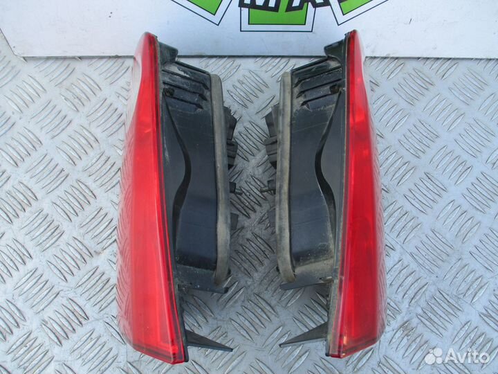 Фонарь задний внутренний лев. Renault Laguna 2 06г