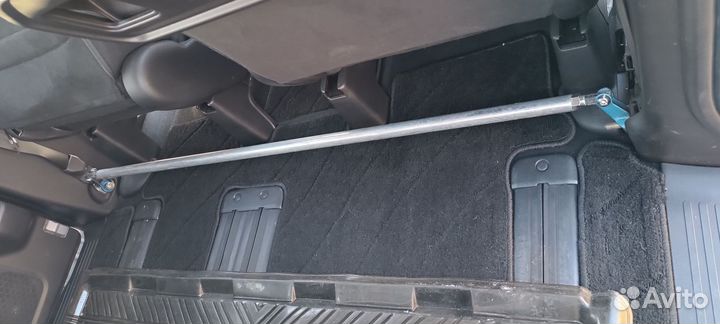 Распорка кузова Honda Stepwgn RP