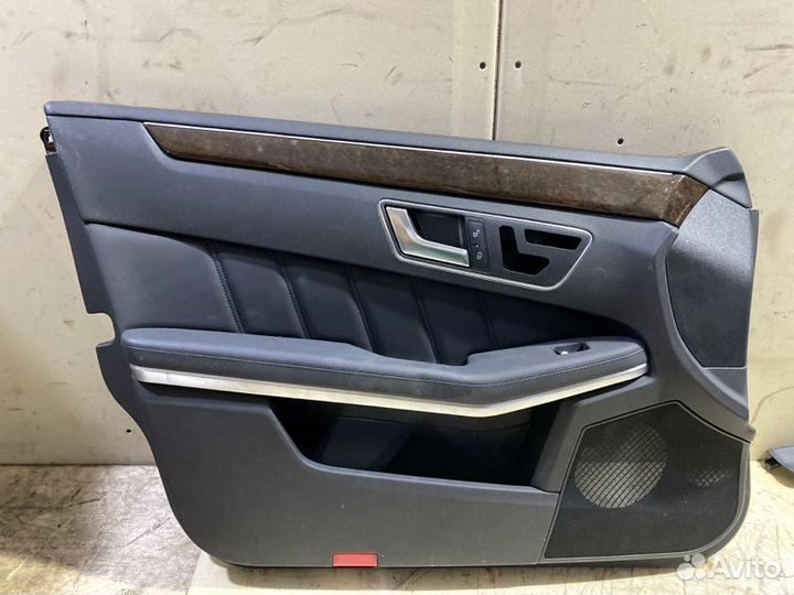 Обшивка двери передняя левая Mercedes-Benz E-Class