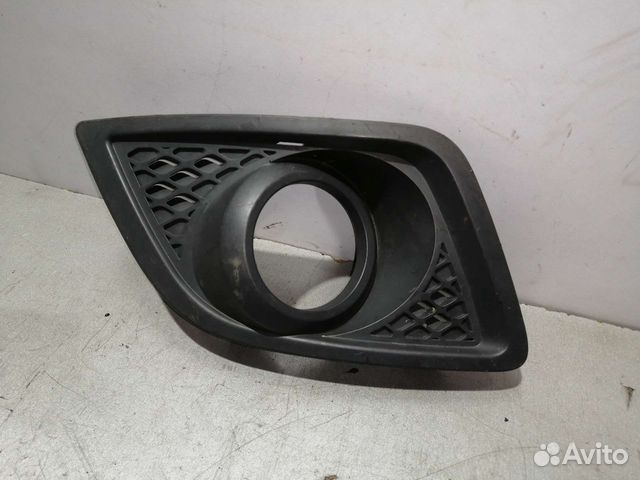 Рамка накладка туманки правая Форд Фиеста 5