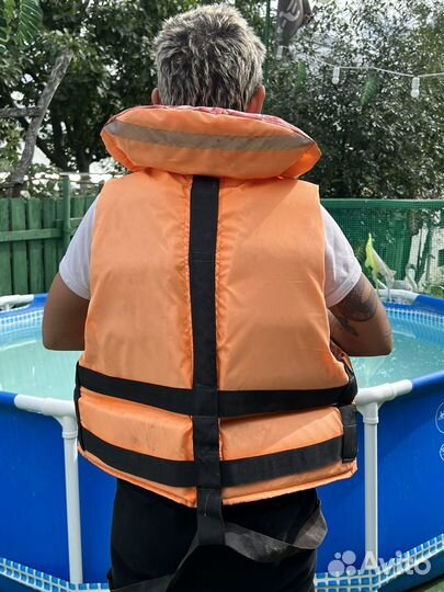 Спасательный жилет взрослый