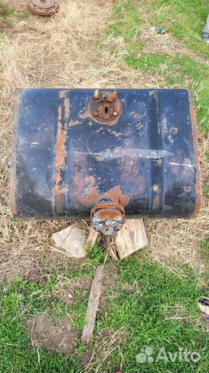 Топливный бак на камаз 750 лит. И 100 лит