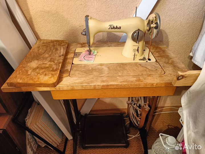 Швейная машина ножная, финская