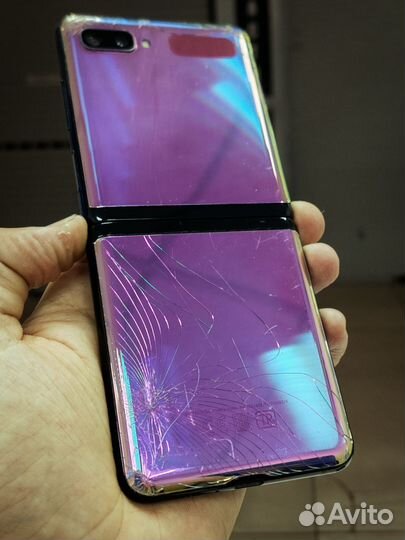 Samsung Galaxy Z Flip, 8/256 ГБ