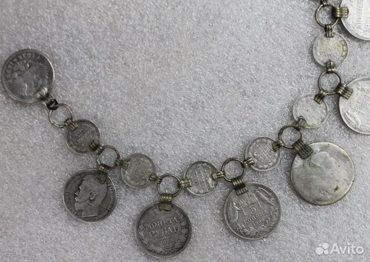 Старинное украшение из 17 серебряных монет Монисто
