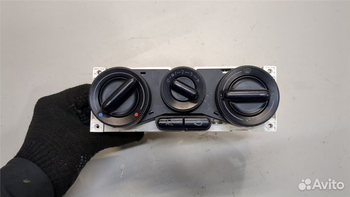 Переключатель отопителя Volkswagen Beetle, 1999